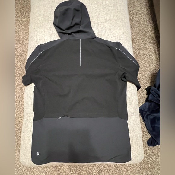 NEW WITH TAGS Warp light packable jacket - Picture 4 of 5